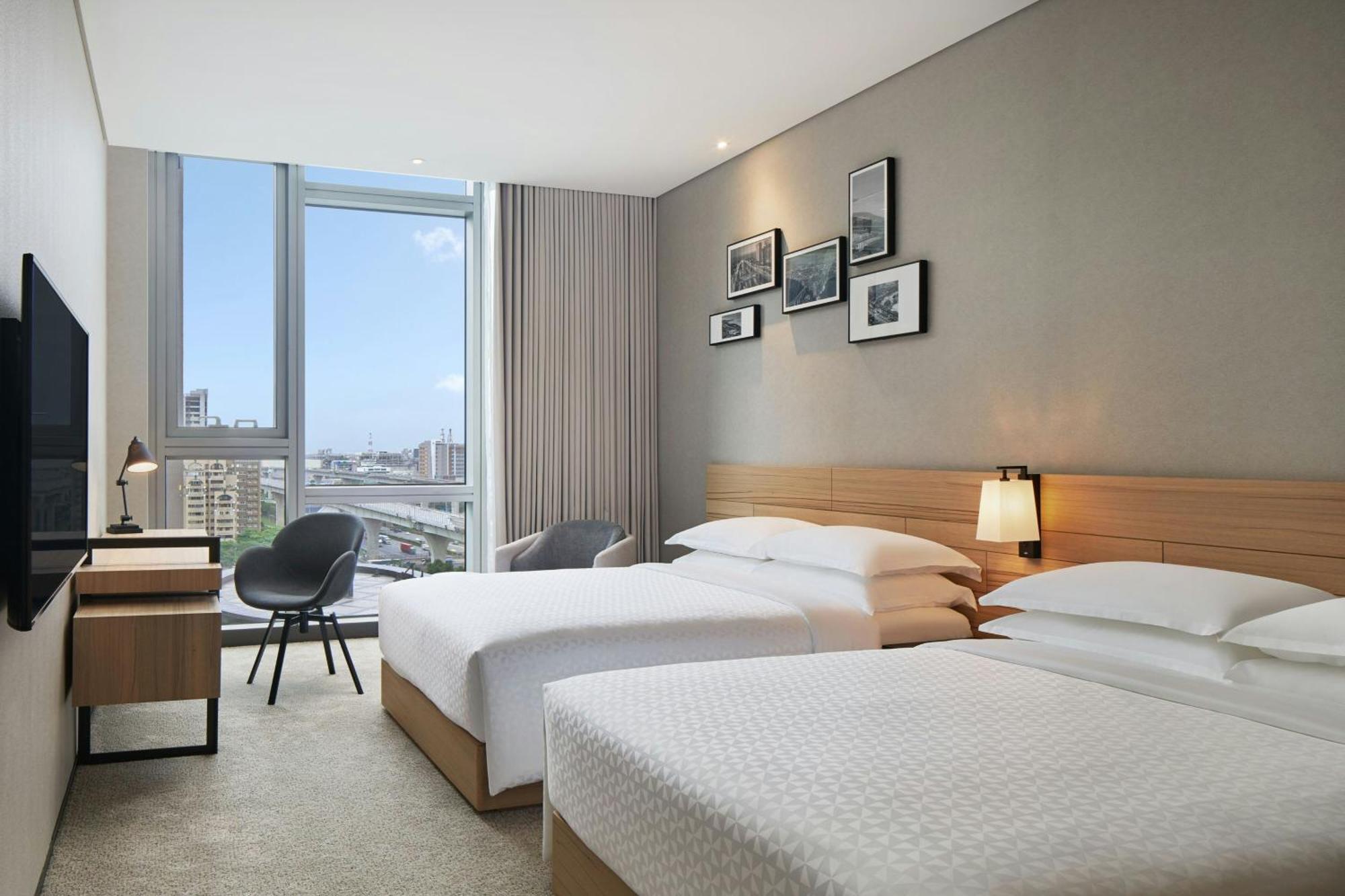 โฟร์พอยต์ บาย เชอราตัน หลินโขว Hotel หลินโข่ว ภายนอก รูปภาพ